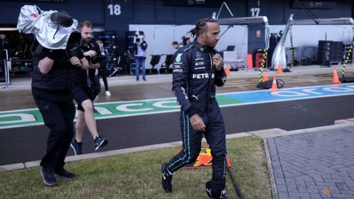 Hamilton removes nose stud ahead of British GP practice