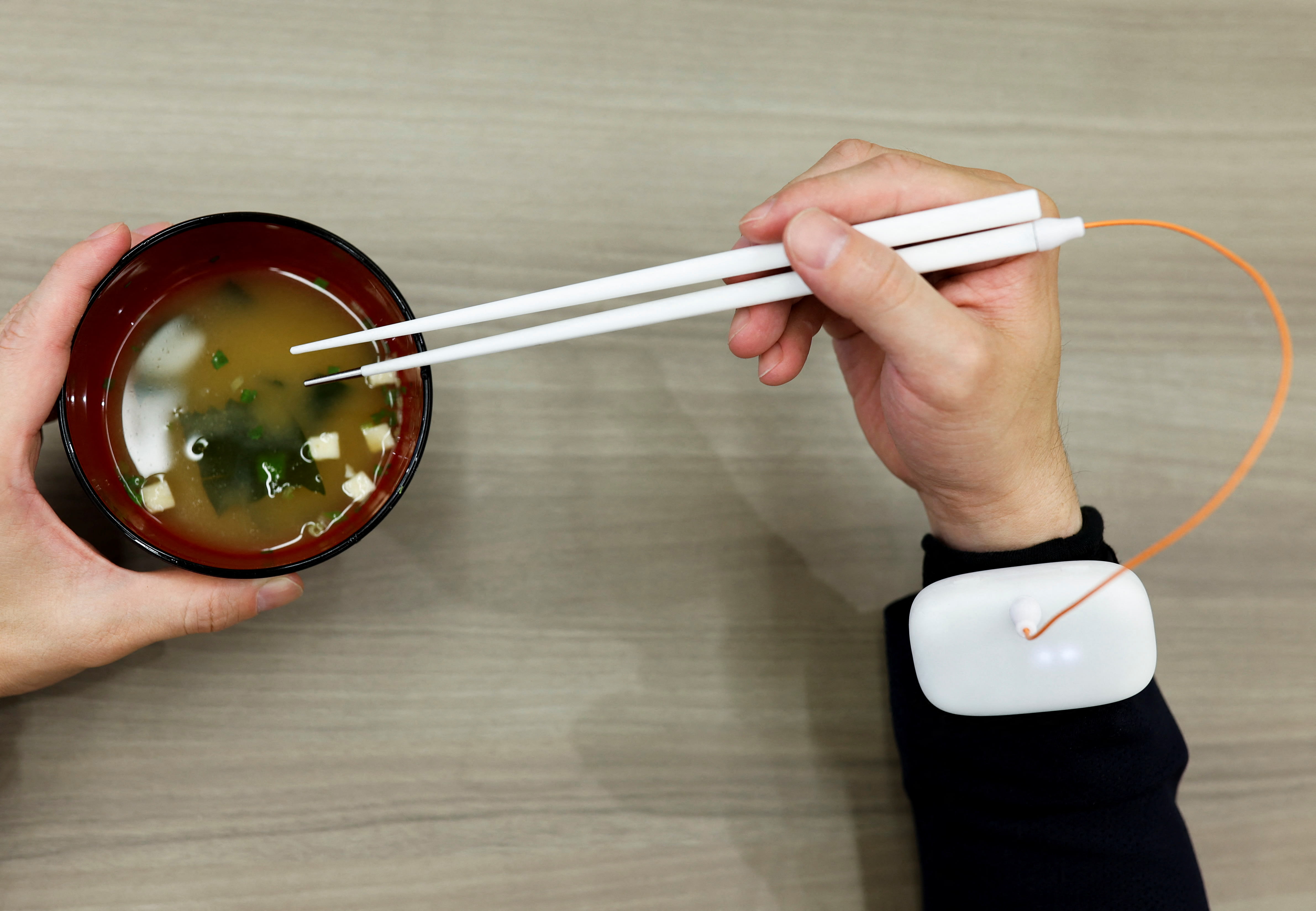 Japan researchers develop electric chopsticks to enhance salty taste Japan researchers develop electric chopsticks to enhance salty taste
