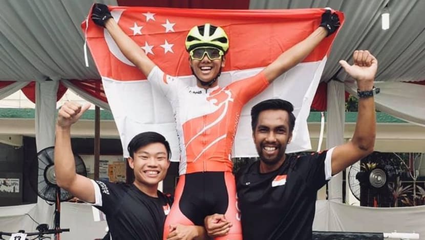 Riyadh Hakim pelumba basikal S’pura pertama julang emas di kejohanan Asia