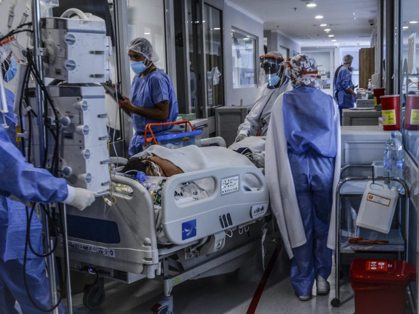 Health workers care for a Covid-19 patient in the intensive care unit in Bogota. The new coronavirus variant called "Mu" caused the deadliest wave of the pandemic in the country.