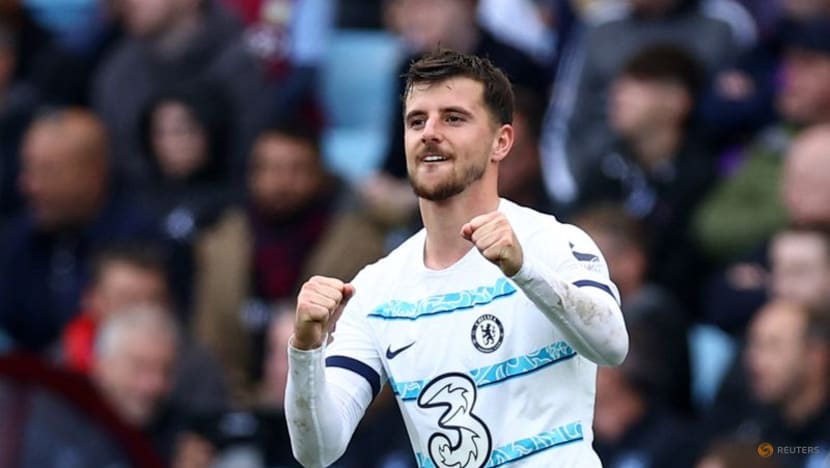 Soccer-Chelsea maintain run as Mount scores twice in win at Villa Soccer-Chelsea maintain run as Mount scores twice in win at Villa
