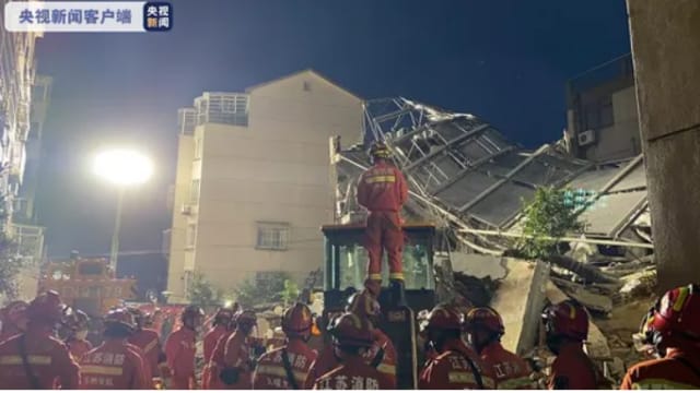 中国苏州一家酒店坍塌  造成一人死亡十人失踪