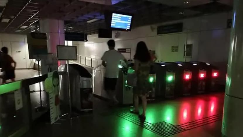 Gangguan bekalan elektrik di pejabat, stesen MRT di pusat bandar S'pura