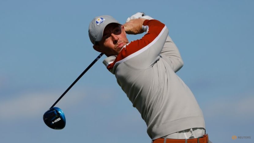 Lowry with a share of the lead as McIlroy loses ground in Dubai Lowry with a share of the lead as McIlroy loses ground in Dubai