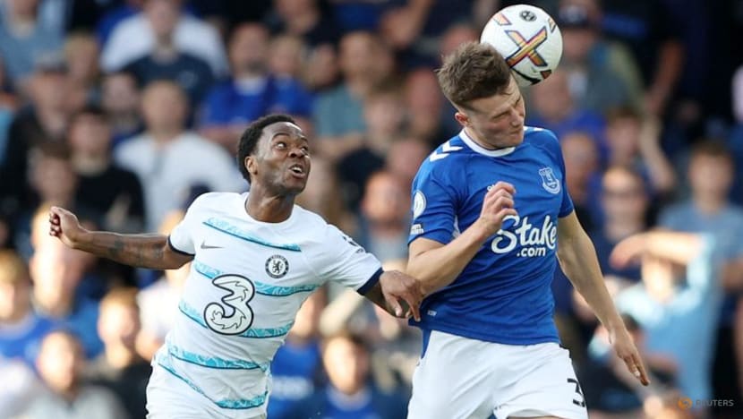 Jorginho penalty earns Chelsea narrow opening-day win at Everton
