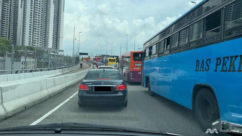 Traffic jams towards Johor expected on Apr 1; immigration checkpoints will be 100% operational, says chief minister Traffic jams towards Johor expected on Apr 1; immigration checkpoints will be 100% operational, says chief minister