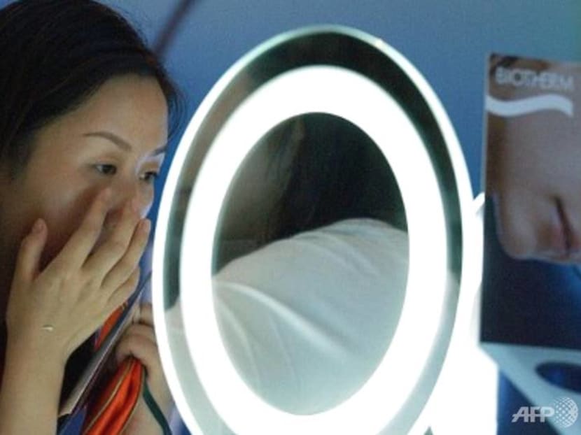 Flushed contact lenses are big source of microplastic pollution Flushed contact lenses are big source of microplastic pollution