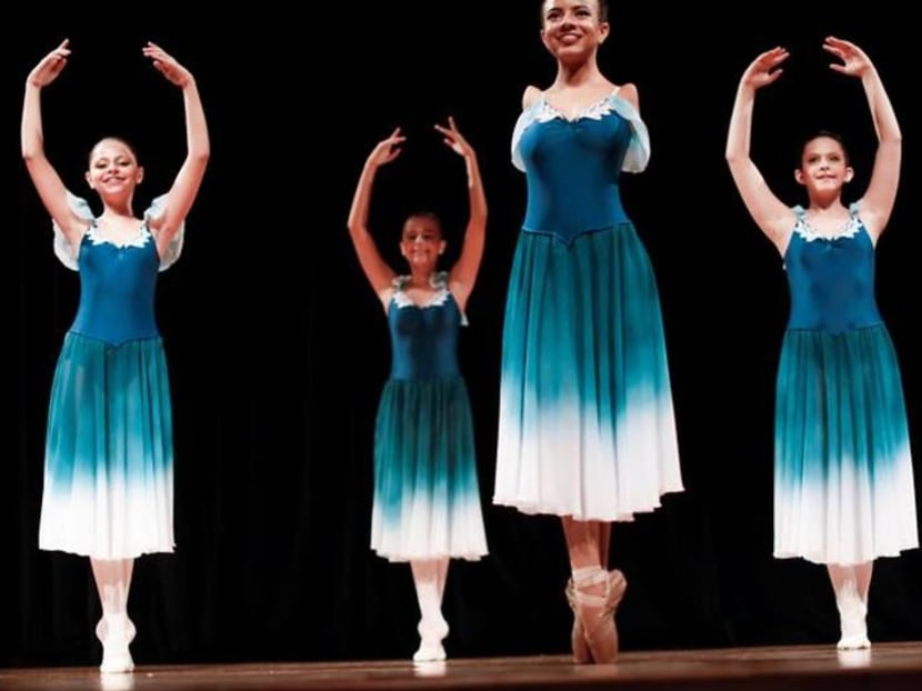 Brazilian ballerina born without arms soars with her attitude Brazilian ballerina born without arms soars with her attitude