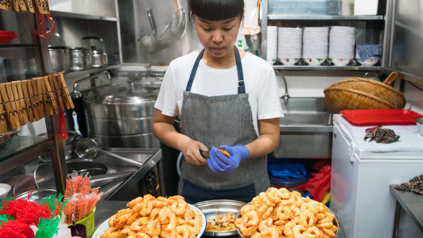 A day in the life of a third-generation prawn noodle hawker