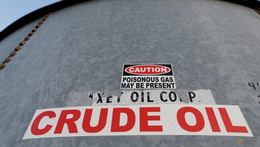 Oil settles higher as major producers flag capacity limits Oil settles higher as major producers flag capacity limits