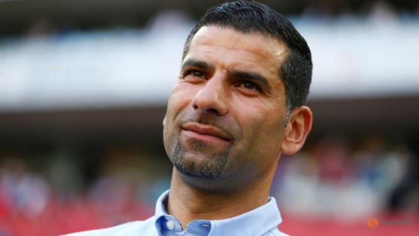 Football: Bottom club Schalke appoint Grammozis as new head coach Football: Bottom club Schalke appoint Grammozis as new head coach