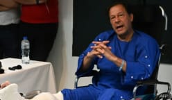 Mantan PM Pakistan Imran Khan berucap di perhimpunan pertama sejak ditembak 