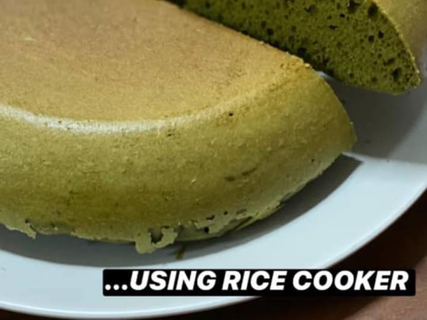 How to make cake in pressure cooker-No oven cake recipe-प्रेशर कुकर में केक  बनाने की आसान विधि - YouTube