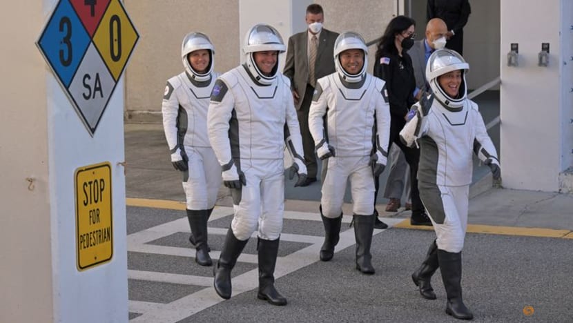 NASA SpaceX crew splashes down after 5-month mission NASA SpaceX crew splashes down after 5-month mission