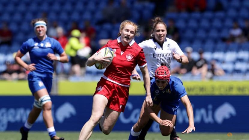 Rugby-Forward power gets Canada past fast-starting Italy Rugby-Forward power gets Canada past fast-starting Italy