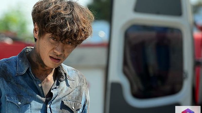 Kim Young Kwang Involved in Minor Car Accident, Didn′t Suffer Major Injury