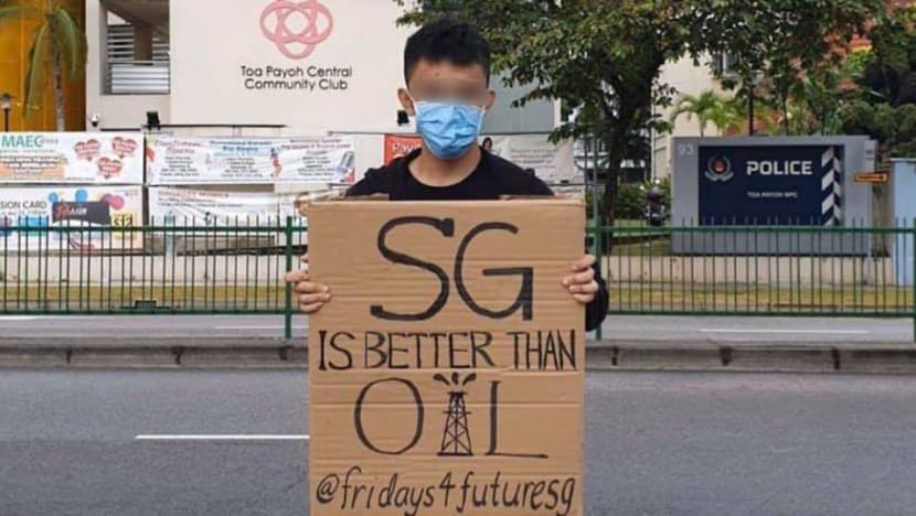 Police investigating 2 Singaporeans for taking part in public assembly without permit Police investigating 2 Singaporeans for taking part in public assembly without permit