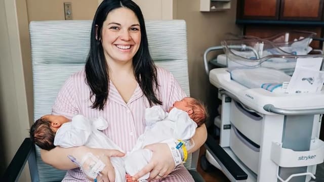 美国女子拥罕见双子宫 两天分别诞下两女婴