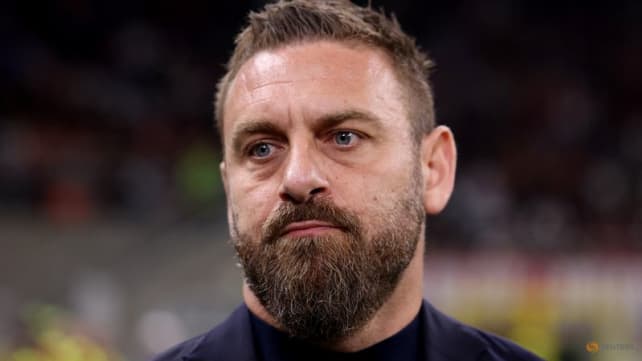 De Rossi to continue as Roma manager