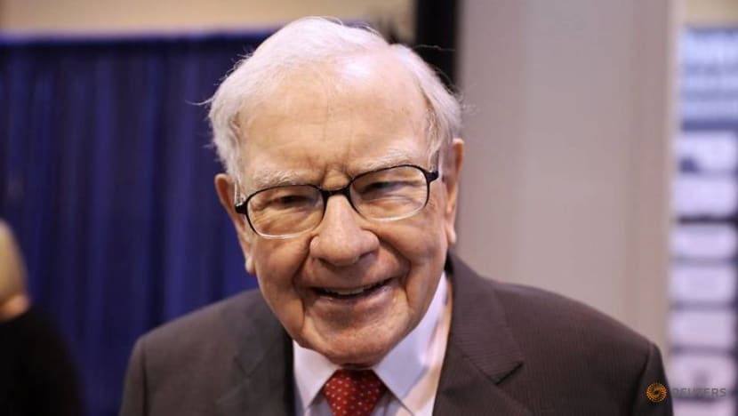 Buffett says US fighting 'economic war,' Congress must help small businesses Buffett says US fighting 'economic war,' Congress must help small businesses