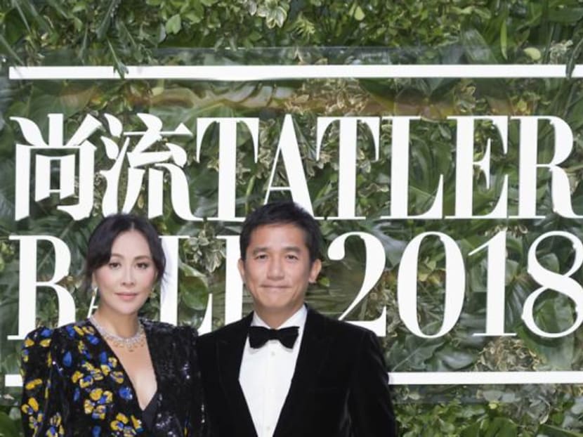Tony Leung & Carina Lau Shopping At A Supermarket Shows That Stars Are Just Like Us