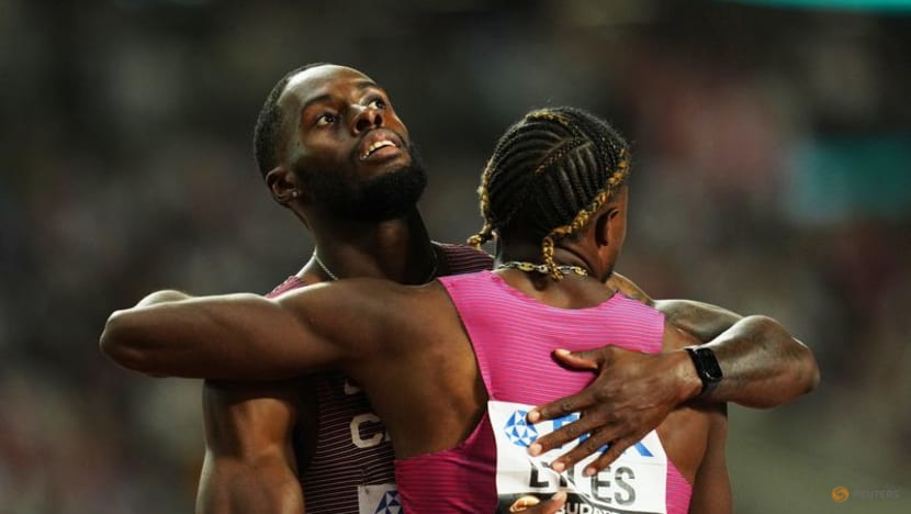 Lyles clocks fastest time in semis after cart crash