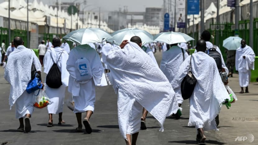 'Heat of hell': Saudi sun challenges haj pilgrims