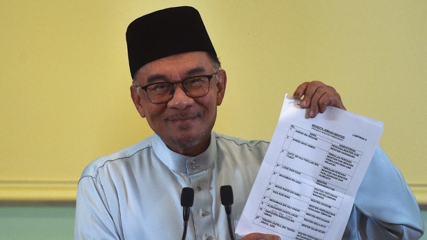 Anwar unveils Malaysia Cabinet; Ahmad Zahid and Fadillah Yusof to serve as his deputies