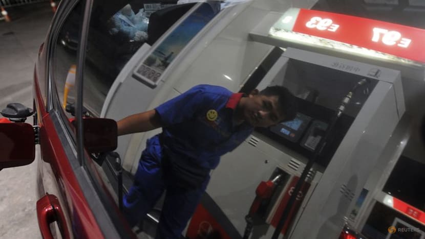 China's H1 gasoline exports fall 42% as June overseas sales halve China's H1 gasoline exports fall 42% as June overseas sales halve