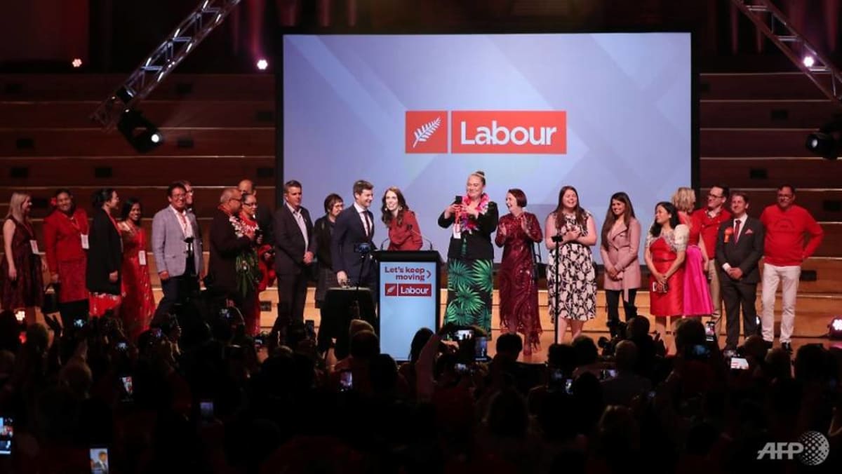 Ardern dari Selandia Baru akan membentuk pemerintahan dalam waktu 3 minggu setelah kemenangan bersejarah dalam pemilu