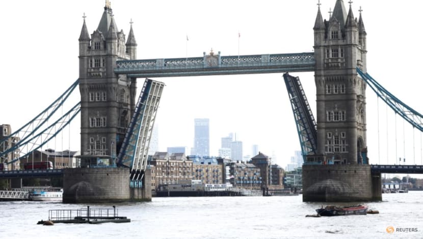 London's Tower Bridge gets stuck open for second time in a year London's Tower Bridge gets stuck open for second time in a year