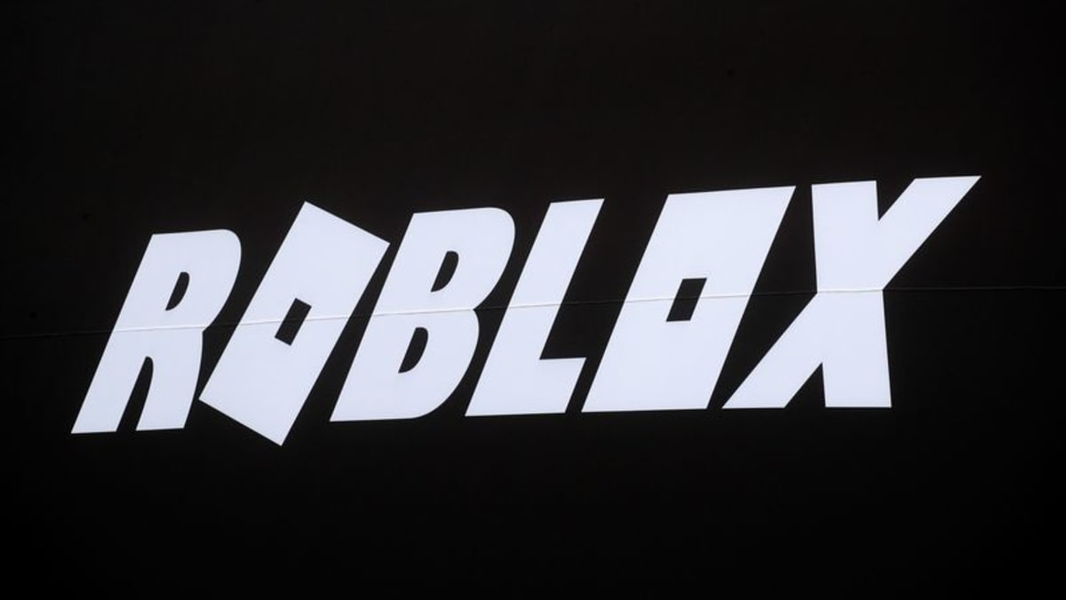Roblox misses quarterly bookings estimates on lower spending, shares tumble Roblox misses quarterly bookings estimates on lower spending, shares tumble