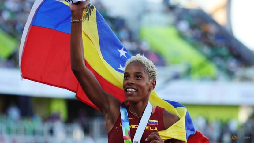 Rojas collects third straight triple jump world title Rojas collects third straight triple jump world title
