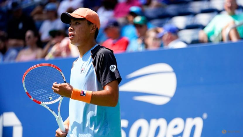 Tennis: Isner sent packing in first round by Nakashima Tennis: Isner sent packing in first round by Nakashima