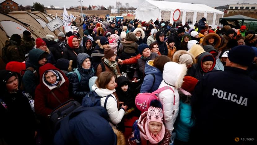More Ukrainians flee across borders in freezing temperatures, aid effort intensifies More Ukrainians flee across borders in freezing temperatures, aid effort intensifies