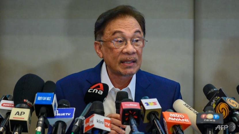 As loan moratorium expires, Anwar urges Putrajaya to consider 'targeted' extension for lower-income As loan moratorium expires, Anwar urges Putrajaya to consider 'targeted' extension for lower-income