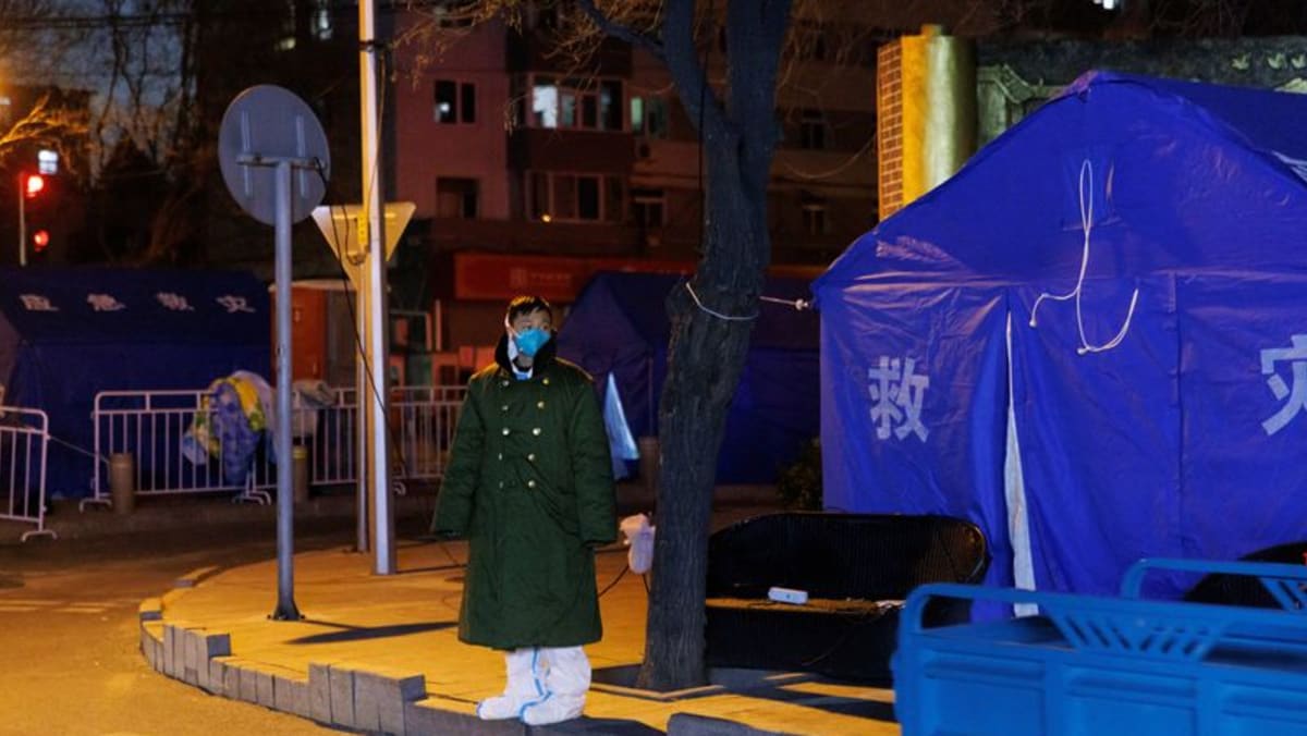 COVID-19 confusion in China as authorities row back curbs