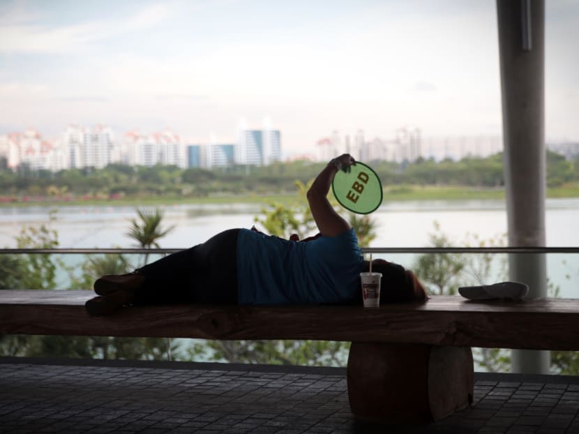 A time to chill as S’poreans beat the heat A time to chill as S’poreans beat the heat
