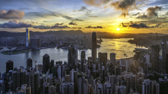 香港去年全年经济年比萎缩3.5%