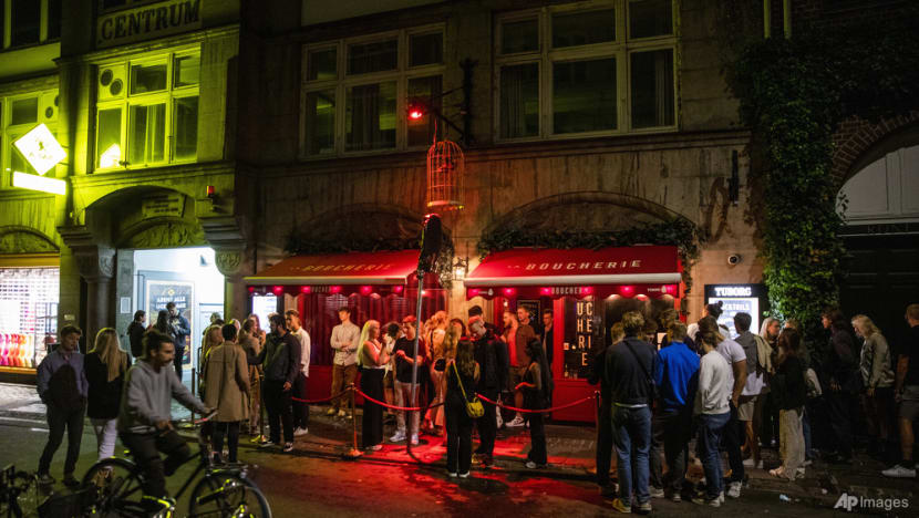 Sweden orders cafes, eateries to close at 11 pm Sweden orders cafes, eateries to close at 11 pm