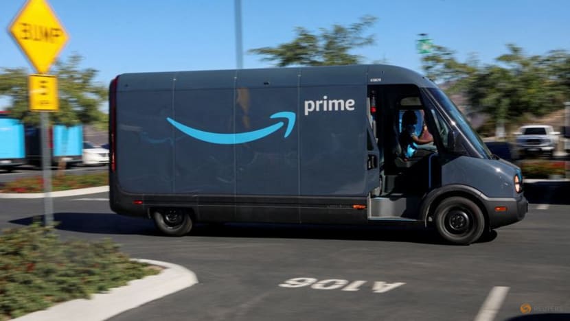 Amazon offers US shoppers $10 to pick up purchases as it targets delivery costs