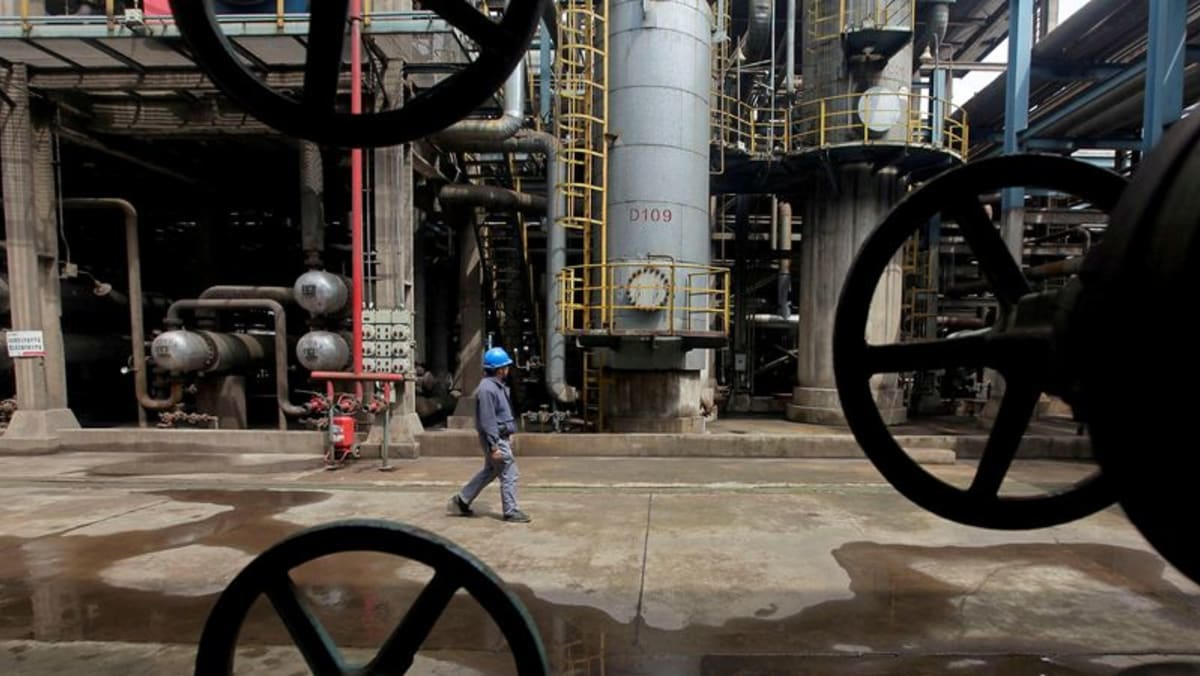 Kinerja kilang minyak Tiongkok turun untuk tahun pertama sejak 2001