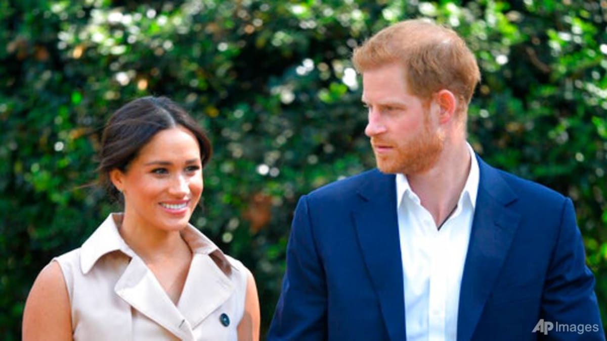 Pangeran Harry akan menghadiri pemakaman Pangeran Philip sementara Meghan Markle yang sedang hamil tinggal di rumah