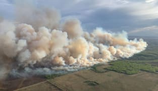 Western Canada blazes cause evacuations, air quality concerns