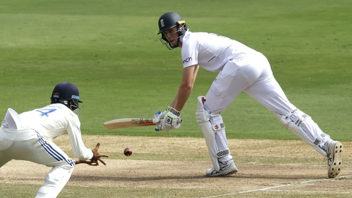 Pope soldiers on for England but India sense victory