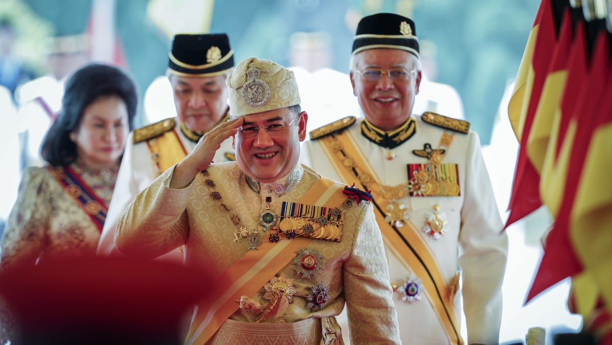Malaysia crowns new youthful king - TODAY