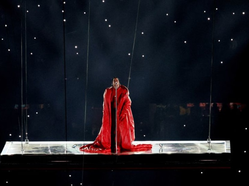 Rihanna lights up Super Bowl stage with Diamonds