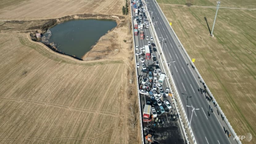 One dead after massive 200-vehicle pile-up in China's Zhengzhou One dead after massive 200-vehicle pile-up in China's Zhengzhou