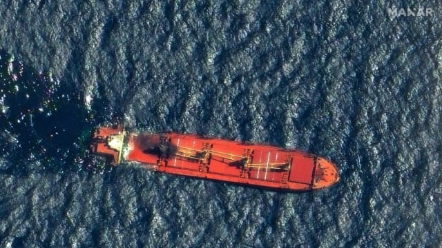 也门政府：胡塞武装组织击中英国货船已沉没