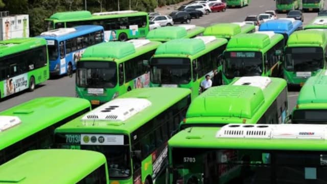 与政府谈判破裂 韩国首尔巴士司机拟举行罢工 